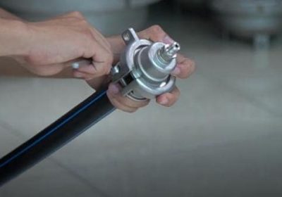 Cần đảm bảo bịt chặt đầu ống với nút bịt thủy tĩnh trước khi thử áp.